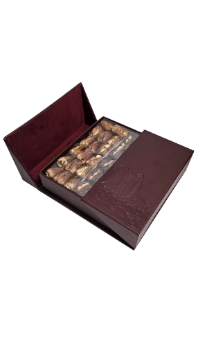 صورة Velvet Luxury Box Full of Stuffed Premium Dates